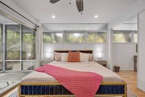 3 habitaciones, tabla de planchar con plancha, wifi y ropa de cama 