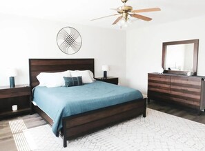 3 chambres, fer et planche à repasser, Wi-Fi, draps fournis