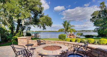 Lakefront Winter Haven Retreat: Hot Tub & Patio!