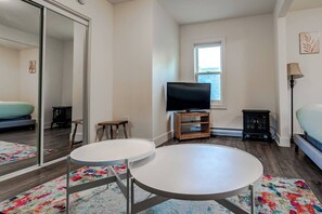 Apartment, 1 Bedroom | Room amenity
