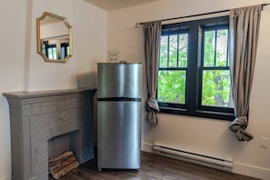 Apartment, 1 Bedroom | Interior - Historical Building 1br 1ba Walk To Roger's Place (Edmonton)