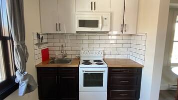 Apartment, 1 Bedroom | Private kitchen