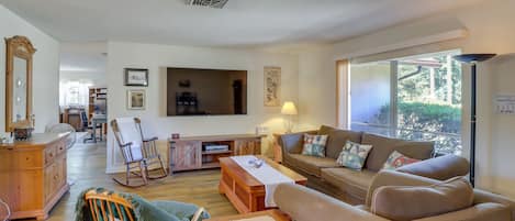 TV, DVD player, books, stereo