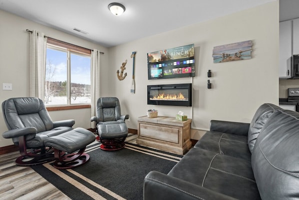 Smart TV, fireplace, video games