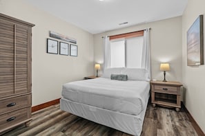 2 bedrooms, desk, iron/ironing board, travel cot