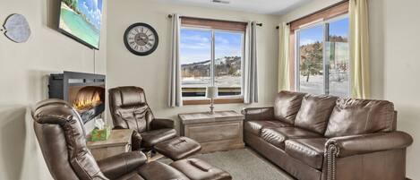 Smart TV, chimenea y videojuegos