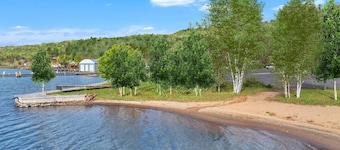 Lake Access Cabin with Hot Tub, Trail Access, Sauna – Across the lake from MTU