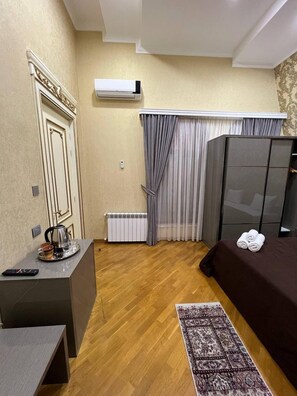 Standard Double Room | Soundproofing, free WiFi - Pilot City Hotel (Baku)