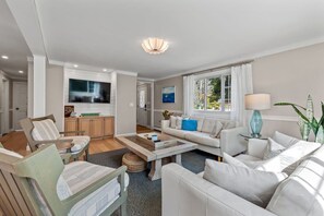 TV connectée, jeux vidéo, livres