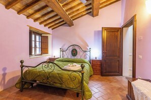 4 Schlafzimmer, Bügeleisen/Bügelbrett, kostenloses WLAN, Bettwäsche