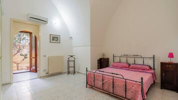 3 Schlafzimmer, Bügeleisen/Bügelbrett, Bettwäsche