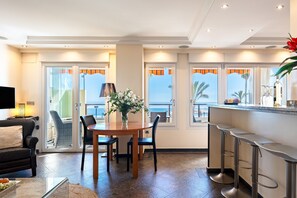 Dining - Apartment 'Saturno' with Sea View, Wi-Fi and Air Conditioning (Fuengirola)