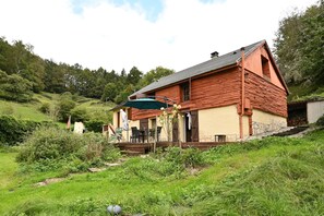 Exterior - Your Mountain Getaway: Views, Absolute Tranquility & Private Nordic Spa for Relaxation & Activities (SOULAN)