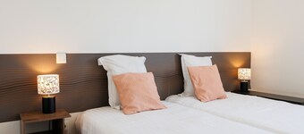 Holiday Home 'Les Grands Vignobles 3 Ch12 Pers' with Private Terrace, Wi-Fi and Air Conditioning