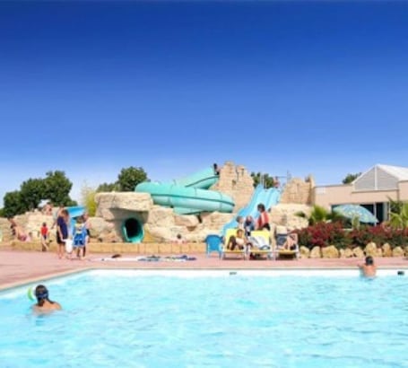 屋内プール、温水プール. Mobile Home '6 Pers Tout Confort' with Shared Pool and Private Terrace