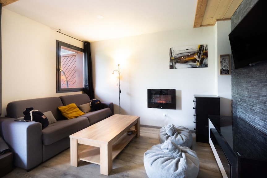 Appartement 'Albiez' Avec Vue Sur Les Montagnes, Piscine Partagée Et Wi-fi -