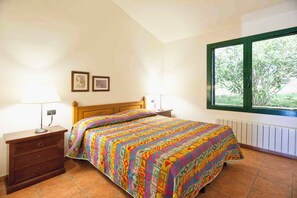 1 chambre, lit de bébé portatif