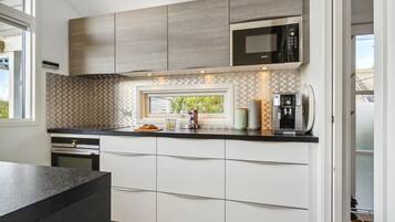 Køleskab, ovn, kogeplade, opvaskemaskine