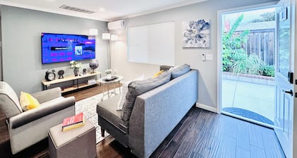 600 sqft GARDEN VIEW 10mins to DISNEYLAND Guest House w/ Private Entrance