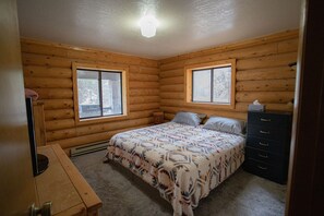 Internet, bed sheets - The Wildflower Cabin in Greer (Greer)