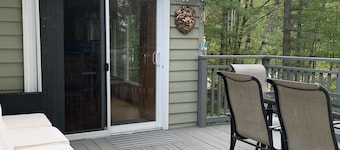 Lake Front Muskoka Family 6 Bedrooms Cottage, One Hour and a Half from Toronto