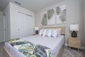 5 bedrooms, iron/ironing board, free WiFi, bed sheets