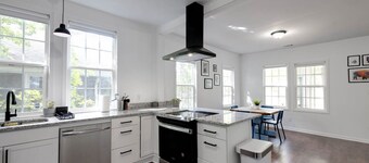 Historical Central Garden’s Retreat 