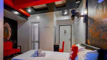 In-room safe, individually decorated, individually furnished, desk