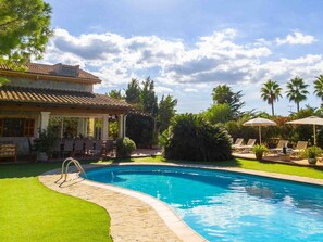 Pool - Spectacular Villa with private pool near Muro, for 16 people. (Muro)