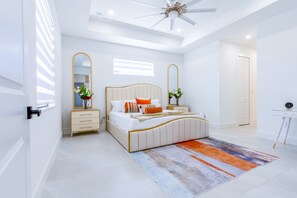 4 Schlafzimmer, Bügeleisen/Bügelbrett, Reisekinderbett, WLAN