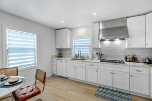 Fridge, microwave, stovetop, dishwasher - tsgv-alh427-wos-2-2 (Alhambra)