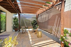 Outdoor dining - tsgv-alh427-wos-2-2 (Alhambra)