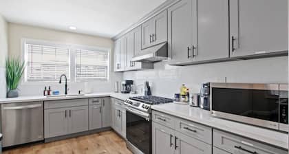 Private, Spacious Home minutes away from Ontario Airport with Parking