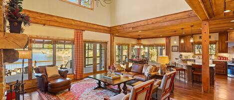 تلفزيون ذكي، مدفأة، كرة قدم الطاولة