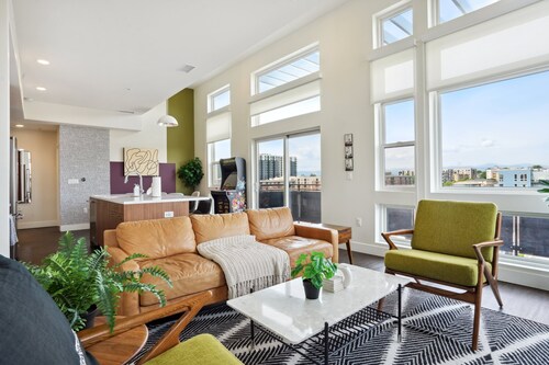 Skyline Suite w/ Garage | 5th Floor Views | Walk to Stadium