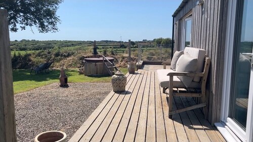 Plumstone view, hot tub lodge in Pembrokeshire