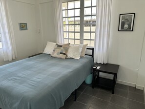 3 bedrooms, in-room safe, iron/ironing board, free WiFi