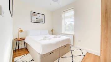 1 soverom, strykejern/-brett, internettilgang og sengetøy