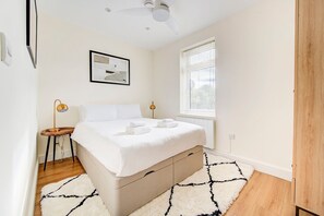 1 makuuhuone, silitysrauta/-lauta, internet, vuodevaatteet