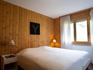 3 bedrooms, desk, WiFi - Hyacinthe 14 by Interhome (Villars)