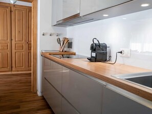 Fridge, microwave, oven, dishwasher - Hyacinthe 14 by Interhome (Villars)