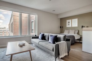 Fernseher, Stereoanlage