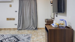 Senior Room, 2 Bedrooms, Mountain View, Garden Area - khufu house (Giza)