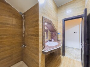 Brusehoved med hydromassage, håndklæder