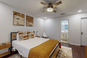 2 soverom, internettilgang og sengetøy