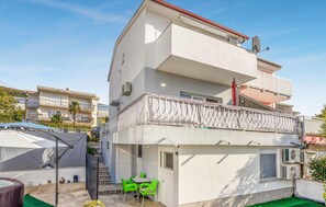 Outdoor dining - Stunning apartment in Crikvenica with WiFi (Crikvenica)