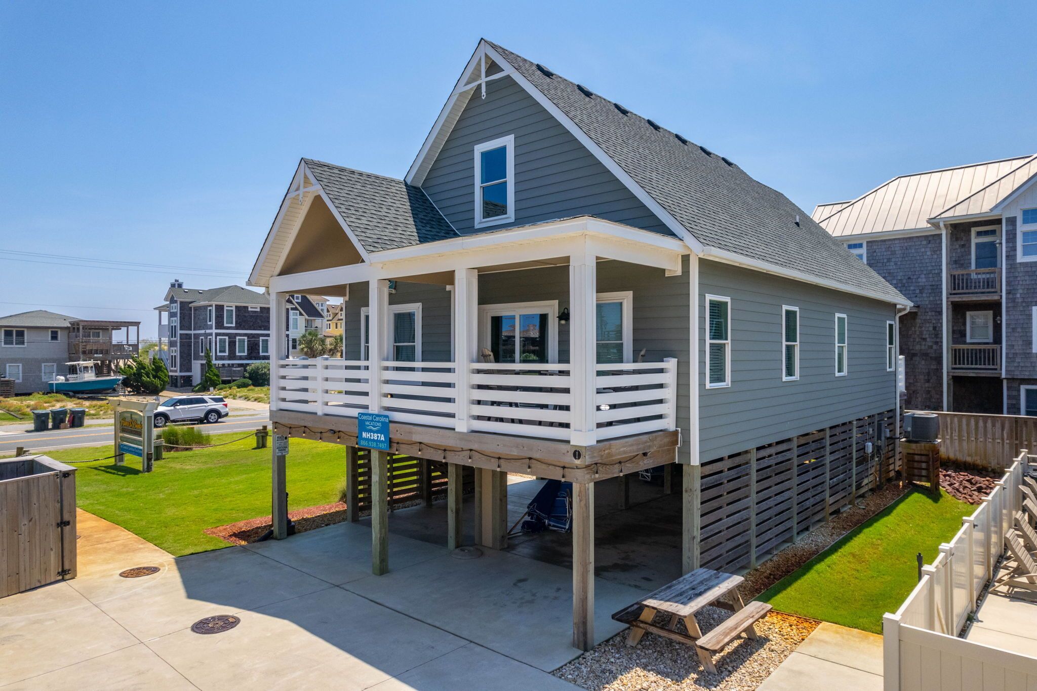 Bodie Island Cottage: Semi-Oceanfront, Hot tub and Community Pool