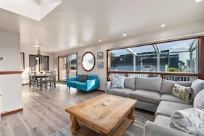 Fernseher, Kamin, Arbeitsbereiche