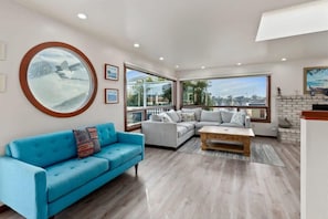 TV, fireplace, offices
