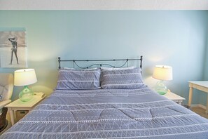 2 bedrooms, iron/ironing board, free WiFi, bed sheets - Spacious 2BR condo on Siesta Key with beach access - GBB 1272 (Siesta Key)